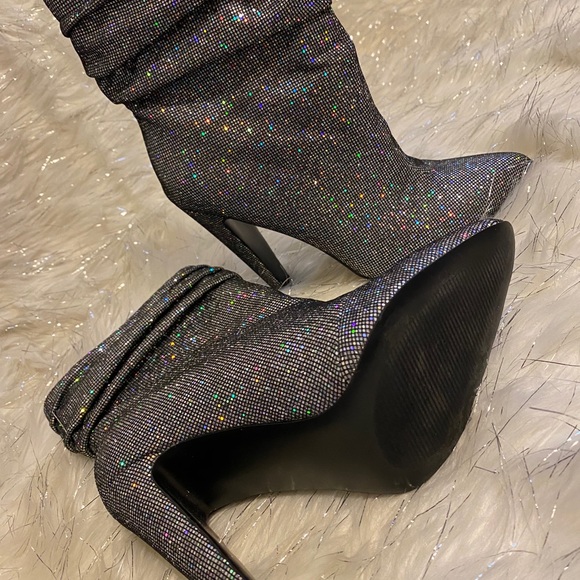 Steve Madden Grey Booties - Picture 1 of 3